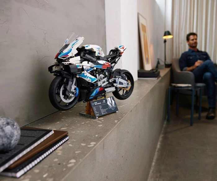 LEGO Technic - BMW M 1000 RR - 42130