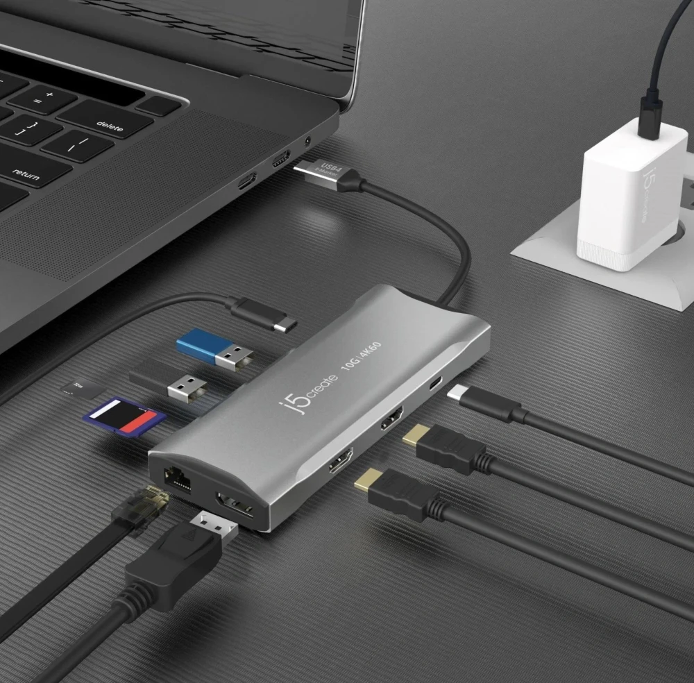 j5create USB-C Triple-Monitor Dock