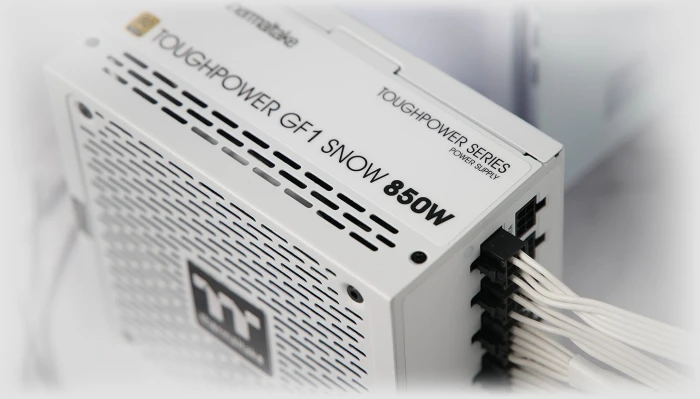 Thermaltake Toughpower GF1 Snow Gold 850W