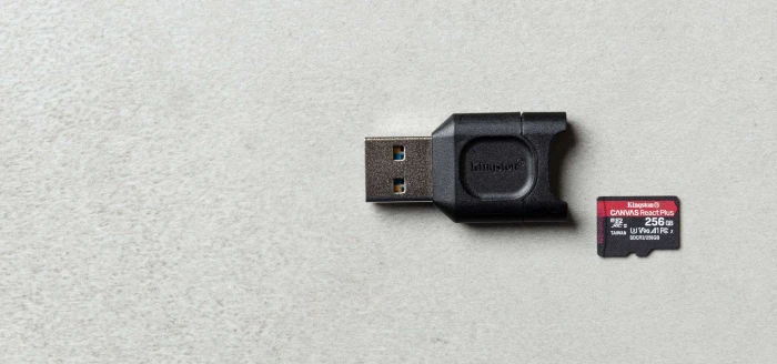 Kingston MobileLite Plus microSD