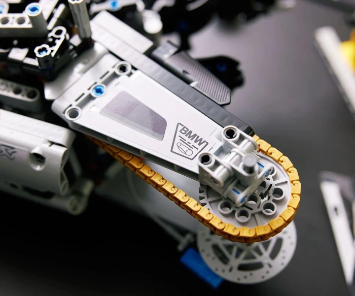 LEGO Technic - BMW M 1000 RR - 42130