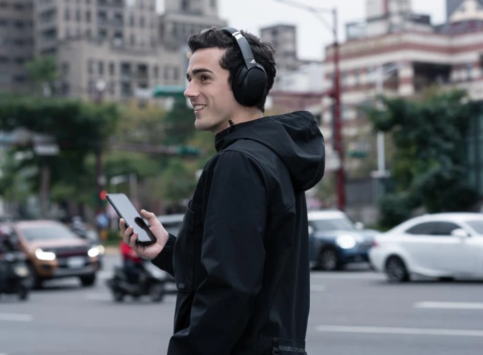 ASUS ROG Strix Go BT