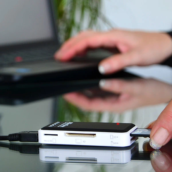 AXAGON CRE-X1 5-in-1 reader