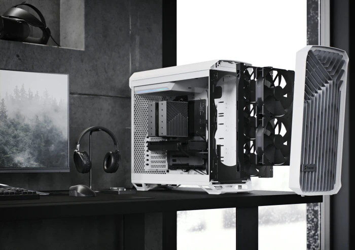 FRACTAL DESIGN Torrent White TG Clear