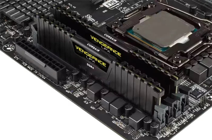 8GB DDR4-3200 CL16 CORSAIR VENGEANCE LPX Black