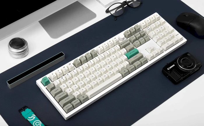 Keychron Q6 Max QMK White Red Switch