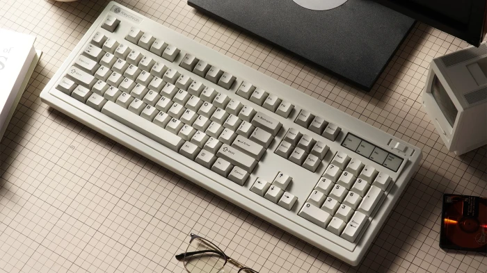 Keychron R6 QMK Retro - Red Linear